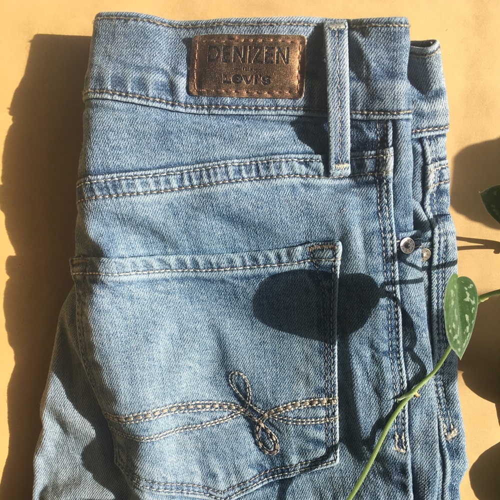 Denizen Levi Mom Jeans